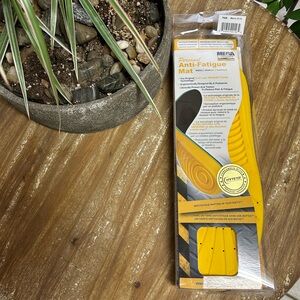 Mega Comfort anti-fatigue men’s insoles.